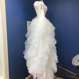 Oleg Cassini wedding dress brand new